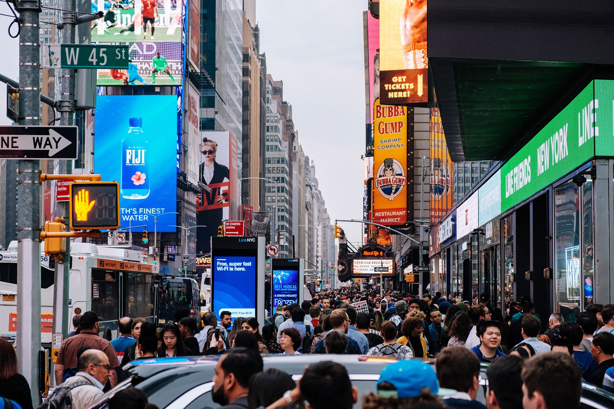 How To Attract More Shoppers To Your Shopify Store Using Location Based Marketing